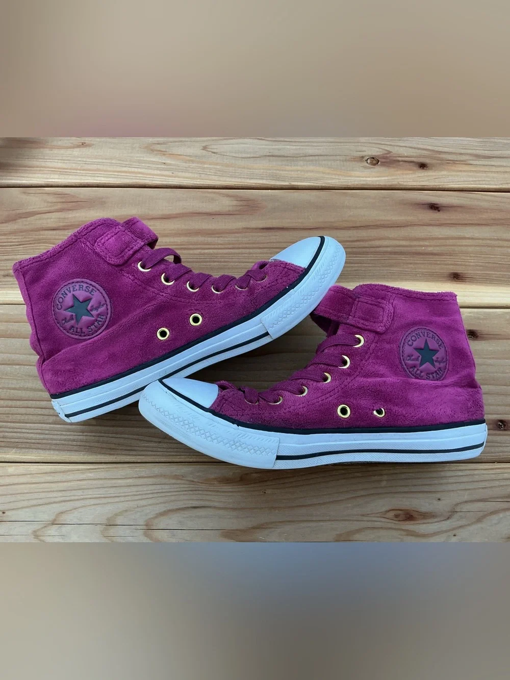 Converse Chuck Taylor All Star Youth 2.5 Purple Velvety Canvas High Tops EUC